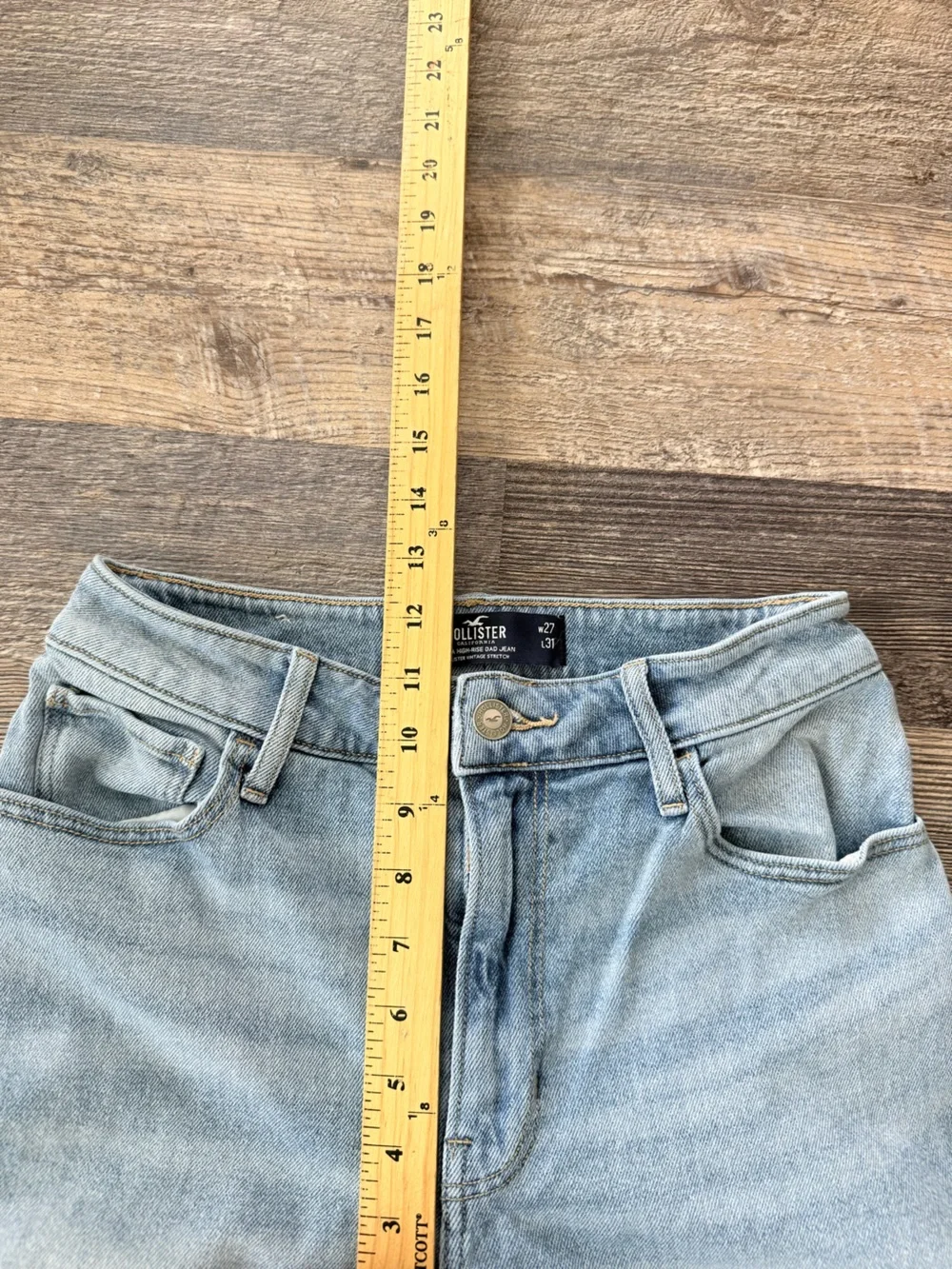 Hollister Ultra High Rise Dad Jeans Light Wash Distressed 27 5R